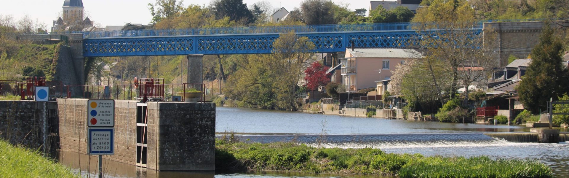 Viaduc ferroviaire et ses abords