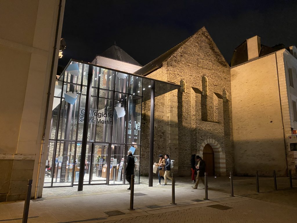 Hall d’accueil Collégiale Saint-Martin à Angers